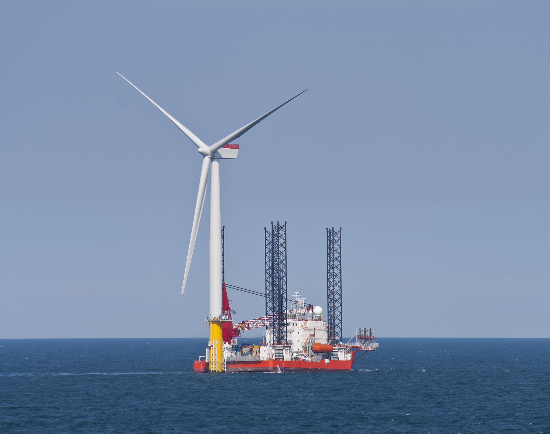 Off-shore wind turbine